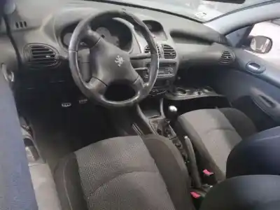 Verschrottungsfahrzeug peugeot 206 cc cc des jahres 2001 angetrieben rfnew10j4