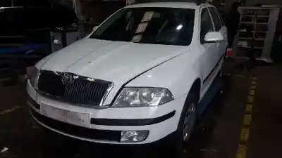 Veículo de Sucata SKODA OCTAVIA COMBI (1Z5) Easy do ano 2006 alimentado BXE