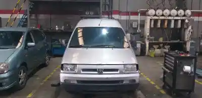 Scrapping Vehicle PEUGEOT EXPERT KASTEN KOMFORT Confort of the year 2002 powered WJZ