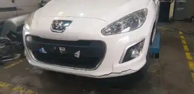 Véhicule à la ferraille peugeot 308 access de l'année 2012 alimenté 9h05