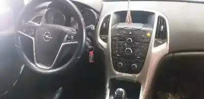 Veículo de Sucata opel astra j lim. selective do ano 2013 alimentado a17dts