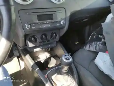 Здавання транспортного засобу audi a1 (8x) 1.6 tdi 90 cv / 66 kw року 2012 потужний cay