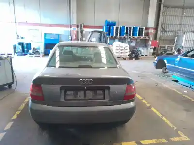 Veículo de Sucata audi a4 berlina (b5) 1.8 t do ano 2000 alimentado awt