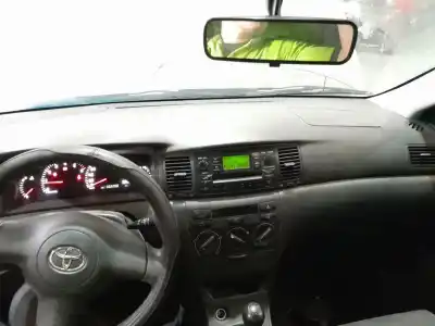 Scrapping Vehicle toyota corolla (e12) 2.0 d-4d luna berlina of the year 2006 powered 