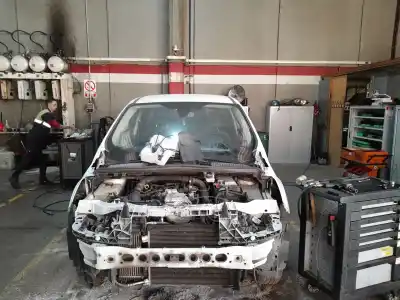 Утилизация автомобиля ford c-max/grand c-max dxa cb7 desde 08/2010 hasta 03/2 c-max titanium 998 cc 125cv/92kw [enm1/e года 2013 питание m1da
