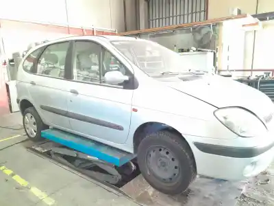 Scrapping Vehicle renault megane i scenic (ja0) 1.9 turbodiesel cat (f8q-784) of the year 2001 powered f9q