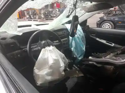 Veículo de Sucata toyota corolla (_e12_) 2.0 d-4d (cde120r_, cde120l_) do ano 2004 alimentado 1cd-ftv