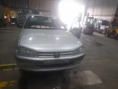 Veículo de Sucata peugeot                                            406 (8b)                                                                                                                                                                                                                                                   1.8 16v                                                                                                                                                                                                                                                    do ano 1998 alimentado lfy