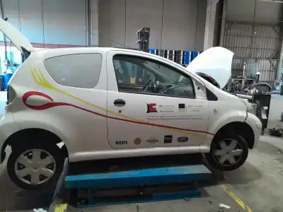 Veículo de Sucata toyota aygo (_b1_) 1.0 (kgb10_) do ano 2011 alimentado 1kr