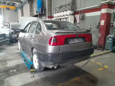 Veículo de Sucata seat cordoba (6k1, 6k2) 1.6 i do ano 1994 alimentado abu,aee,alm