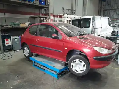 Здавання транспортного засобу peugeot 206 fastback (2a/c) 1.4 hdi eco 70 року 2003 потужний 8hx