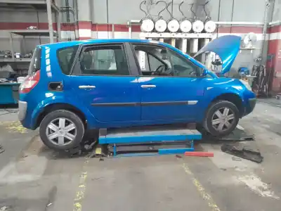 Veicolo di demolizione renault scénic ii (jm0/1_) 1.9 dci (jm0g, jm12, jm1g, jm2c) dell'anno 2005 alimentato f9q 812