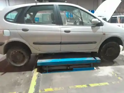 Scrapping Vehicle renault scénic i monospace (ja0/1_, fa0_) 1.9 dti (ja1u) of the year 2003 powered f9q