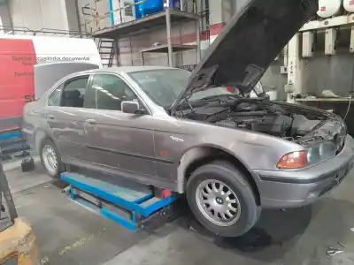 Veículo de Sucata bmw 5 (e39) 528 i do ano 1997 alimentado 286s1g