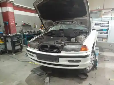 Vehicul casat bmw 3 (e46) 320 d al anului 2001 alimentat 204d1