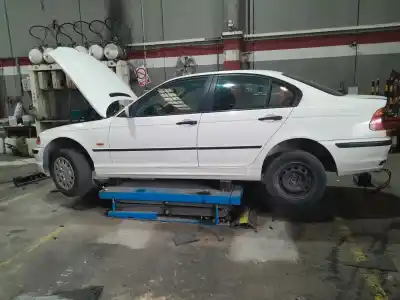 Vehicul casat bmw 3 (e46) 320 d al anului 2001 alimentat 204d1
