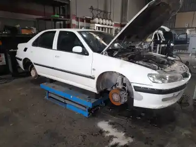 Veículo de Sucata peugeot                                            406 (8b)                                                                                                                                                                                                                                                   2.0 hdi 110                                                                                                                                                                                                                                                do ano 2002 alimentado rhz