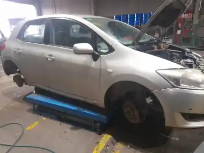 Sloopvoertuig toyota auris (_e15_) 2.0 d-4d (ade150_) van het jaar 2007 aangedreven 1ad