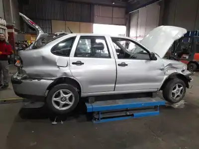 Véhicule à la ferraille seat cordoba (6k1, 6k2) 1.9 tdi de l'année 2002 alimenté agr