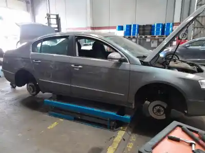 Sloopvoertuig volkswagen passat b7 (362) 2.0 tdi van het jaar 2007 aangedreven bkp