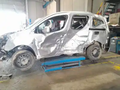 Veículo de Sucata peugeot partner tepee 1.6 bluehdi 100 do ano 2016 alimentado bh02