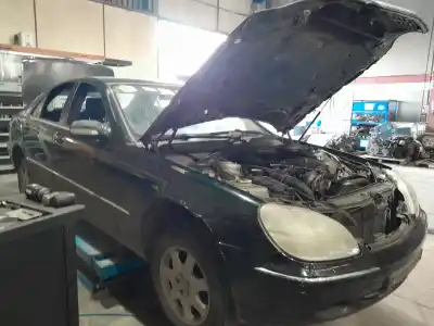 Vehículo de desguace mercedes                                           clase s (w220)                                                                                                                                                                                                                                             s 320 cdi (220.026, 220.126)                                                                                                                                                                                                                               del año 2001 con motor 613960