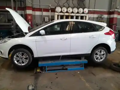 Veicolo di demolizione ford focus iii 1.6 ti dell'anno 2011 alimentato iqda,iqdb,iqdc