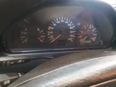 Veículo de Sucata mercedes-benz clase c (w202) c 180 (202.018) do ano 2000 alimentado 111921