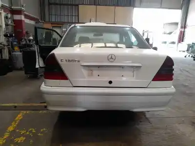 Veículo de Sucata mercedes-benz clase c (w202) c 180 (202.018) do ano 2000 alimentado 111921