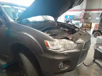 Scrapping Vehicle MITSUBISHI OUTLANDER II (CW_W)  of the year 2011 powered 4N14