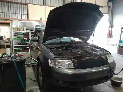 Scrapping Vehicle AUDI A4 B6 (8E2)  of the year 2001 powered AVJ