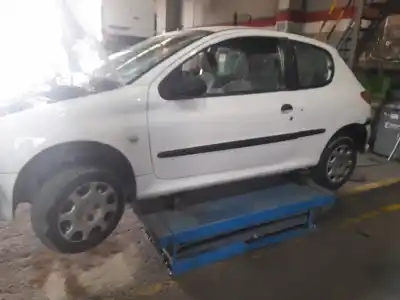 Здавання транспортного засобу peugeot 206 fastback (2a/c) 1.4 hdi eco 70 року 2005 потужний 8hx