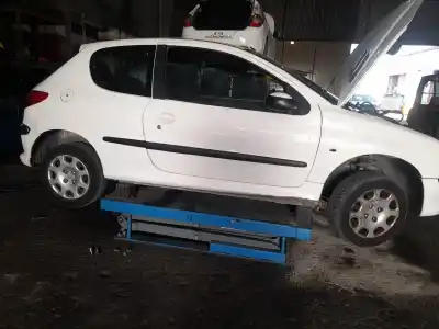 Здавання транспортного засобу peugeot 206 fastback (2a/c) 1.4 hdi eco 70 року 2005 потужний 8hx