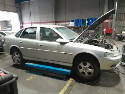 Vehículo de desguace OPEL VECTRA B (J96)  del año 2000 con motor X20DTH