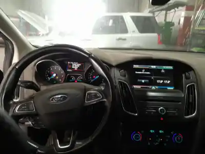 Veículo de Sucata ford focus iii 1.0 ecoboost do ano 2016 alimentado m1da,m1dc,m1dd