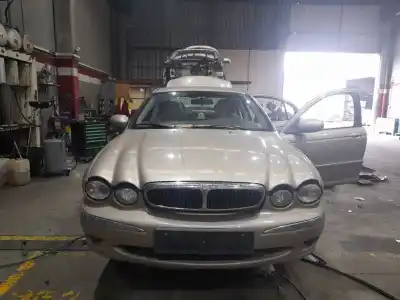 Veicolo di demolizione jaguar x-type i (x400) 2.0 d dell'anno 2004 alimentato 6b