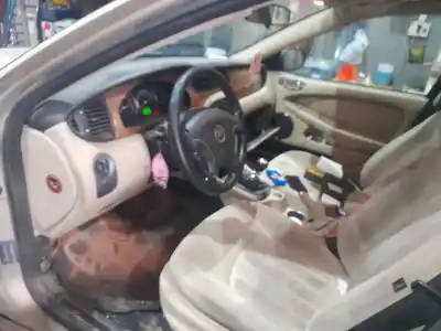 Veicolo di demolizione jaguar x-type i (x400) 2.0 d dell'anno 2004 alimentato 6b