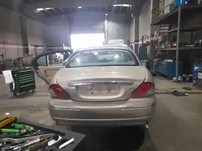 Veicolo di demolizione jaguar x-type i (x400) 2.0 d dell'anno 2004 alimentato 6b