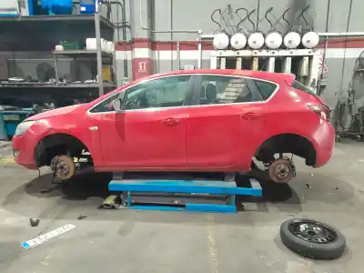 Veículo de Sucata OPEL ASTRA J (P10) 1.7 CDTI (68) do ano 2010 alimentado A17DTR