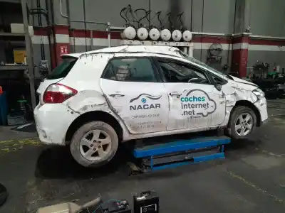 Scrapping Vehicle toyota auris (_e15_) 1.8 hybrid (zwe150_) of the year 2011 powered 2zr