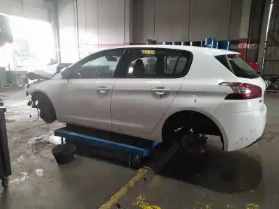 Veículo de Sucata peugeot 308 ii (lb_, lp_, lw_, lh_, l3_) 1.6 hdi do ano 2015 alimentado 9h06