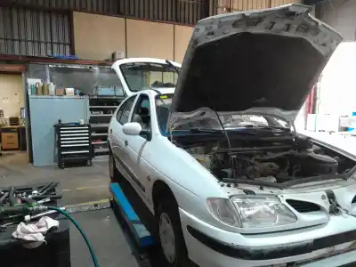 Veículo de Sucata RENAULT MEGANE I (BA0/1_)  do ano 1998 alimentado K7M 702,K7M 703,K7M 790