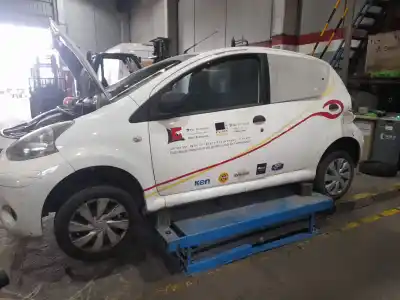 Veículo de Sucata toyota aygo (_b1_) 1.0 (kgb10_) do ano 2012 alimentado 1kr