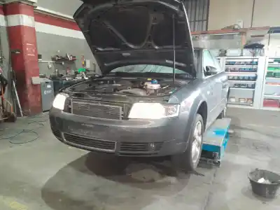 Veículo de Sucata audi a4 b7 (8ec) 2.0 do ano 2026 alimentado alt