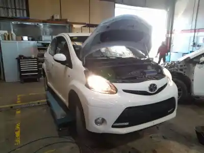 Sloopvoertuig toyota aygo (_b1_) 1.0 (kgb10_) van het jaar 2013 aangedreven 1kr
