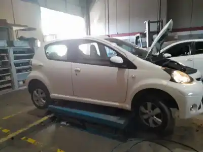 Sloopvoertuig toyota aygo (_b1_) 1.0 (kgb10_) van het jaar 2013 aangedreven 1kr