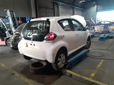 Sloopvoertuig toyota aygo (_b1_) 1.0 (kgb10_) van het jaar 2013 aangedreven 1kr