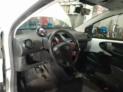 Sloopvoertuig toyota aygo (_b1_) 1.0 (kgb10_) van het jaar 2013 aangedreven 1kr