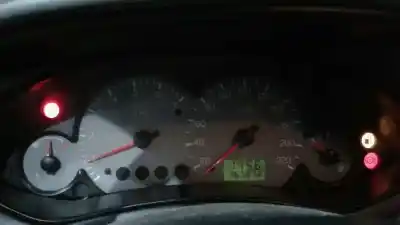 Veículo de Sucata ford focus turnier (cak) ambiente do ano 2002 alimentado fydb