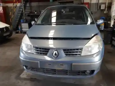 Veículo de Sucata RENAULT                                            SCENIC II                                                                                                                                                                                                                                                  Confort Dynamique                                                                                                                                                                                                                                          do ano 2005 alimentado 